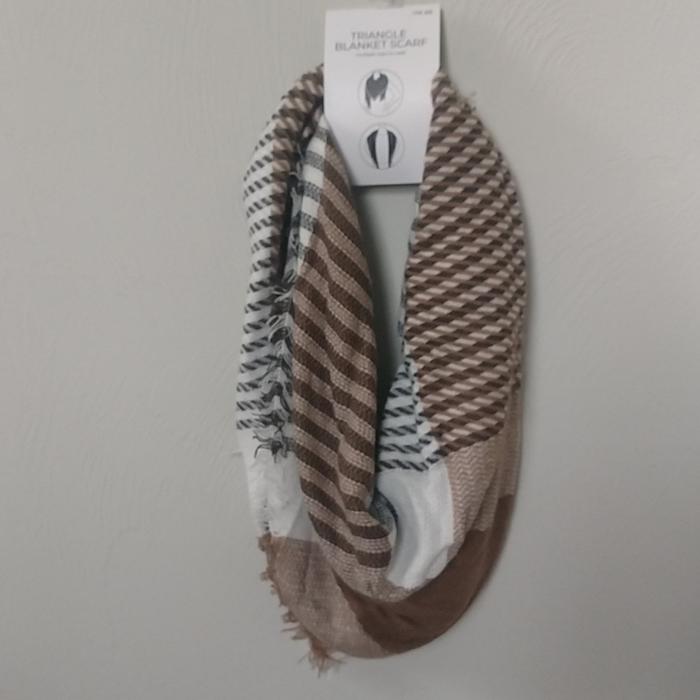 NWT Brown and Grey Triangle Blank Scarf